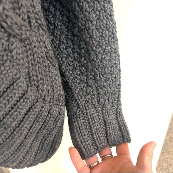 J.McLaughlin Wool Toggle chunky Cable knit cardigans Gray luxury women’s size S - Picture 5 of 12